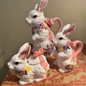 Ceramic Bunny w/creamer and sugar bowl